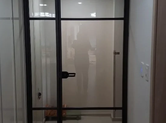 블랙 프레임 힌지 중문설치 완료 사진